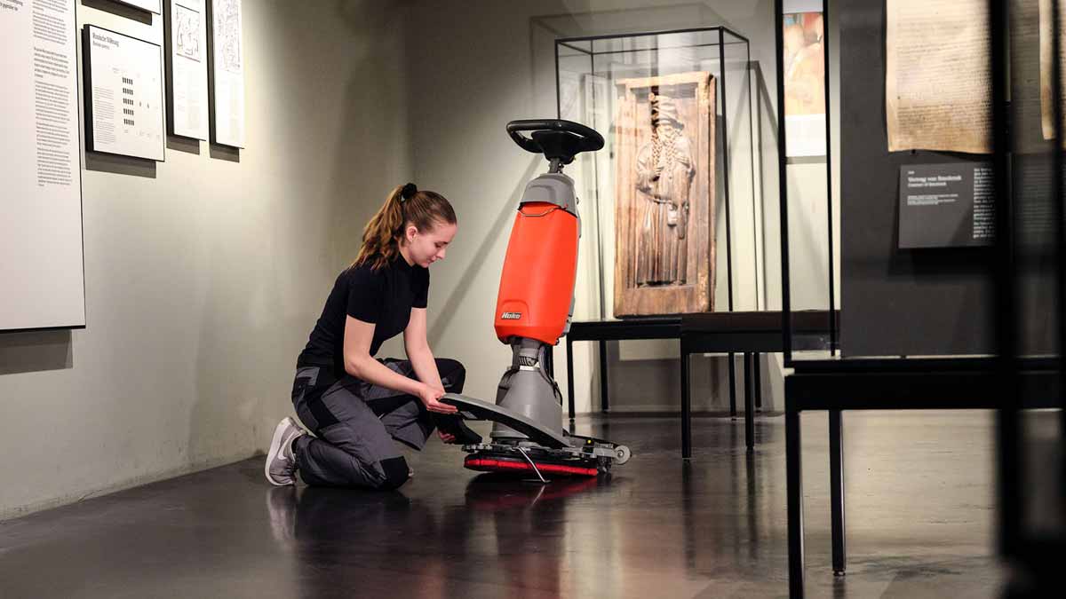 floor scrubbers walk behind scrubmaster b5
