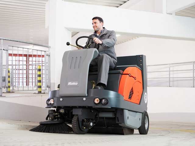 industrial ride on vacuum sweeper hako sweepmaster 1200rh